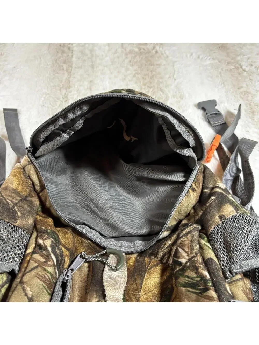LuckyBums Tracker 20L Backpack Realtree Camo Hydration Compatible Daypack